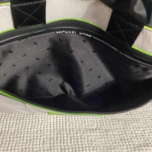 Michael Kors Airport Edition Colorblock Nylon & Leather Unisex Backpack EUC - Picture 10 of 11